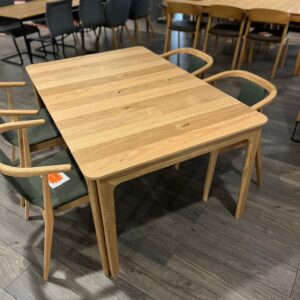 Table SKOVBY - ref.6624